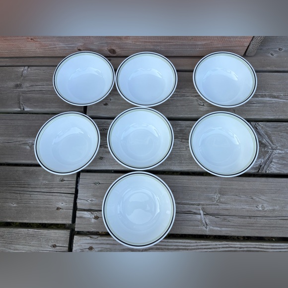 Lot of 7 pieces Corelle Bowls Black Orchid ! Really good condition ! - Picture 4 of 5